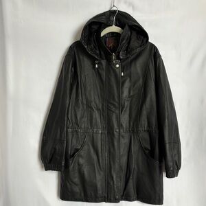 G III Women’s Sz L Black removable Hooded Leather Jacket quilt Lined